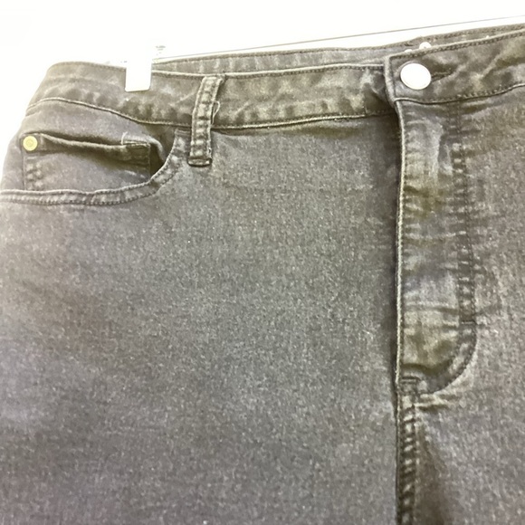 Lee Riders black midrise straight leg jeans, size 20M - Picture 4 of 11